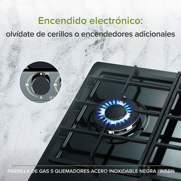 Quemador de parrilla de gas encendido y perillas de encendido electrónico.