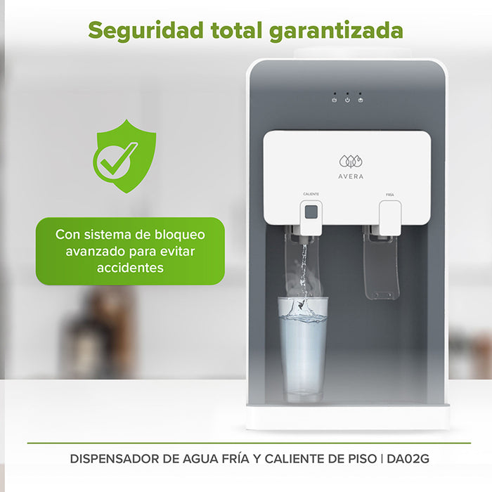 El dispensador de agua cuenta con un sistema de bloqueo para evitar derrames y accidentes