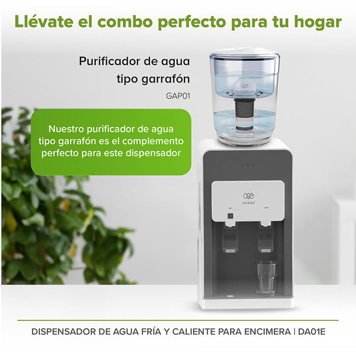 El dispensador de agua pequeño soporta garrafones de hasta 20 litros de agua, es compatible con el purificador tipo garrafón de Avera.