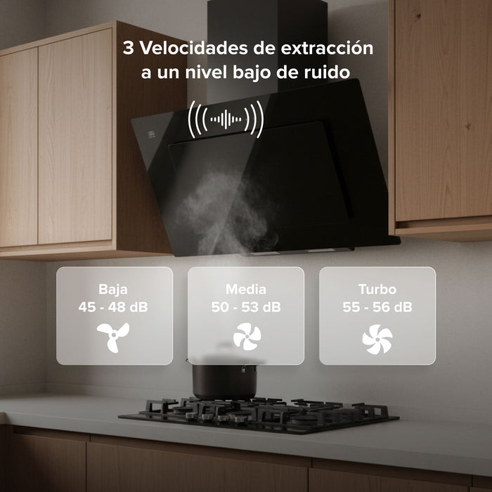 Campana de cocina inclinada 90cm en vidrio negro extrayendo vapor, con 3 niveles de velocidad y bajo ruido.