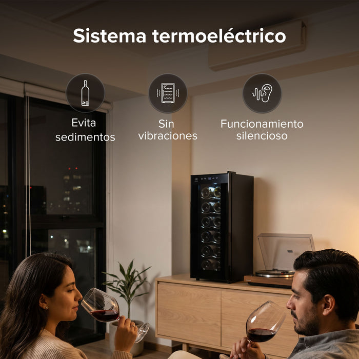 Pareja disfrutando vino junto a cava Avera para 12 botellas con sistema termoeléctrico silencioso y sin vibraciones.