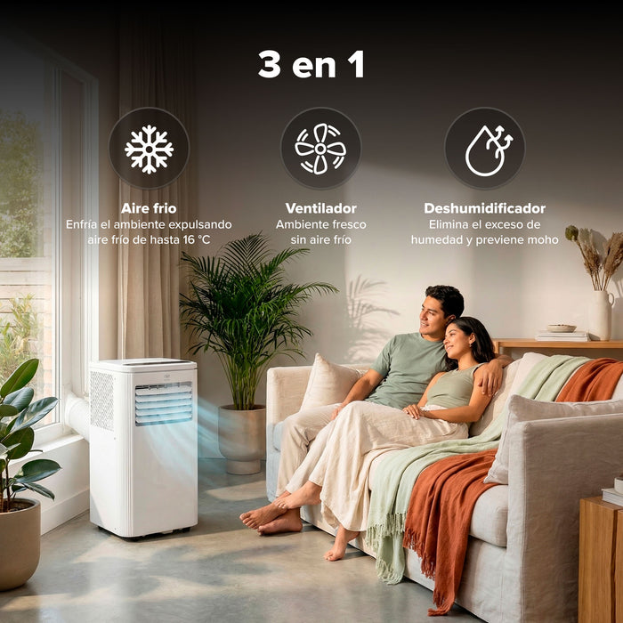 Aire acondicionado portátil 3 en 1 enfriando una sala con pareja en el sofá; funciones de frío, ventilador y deshumidificador.