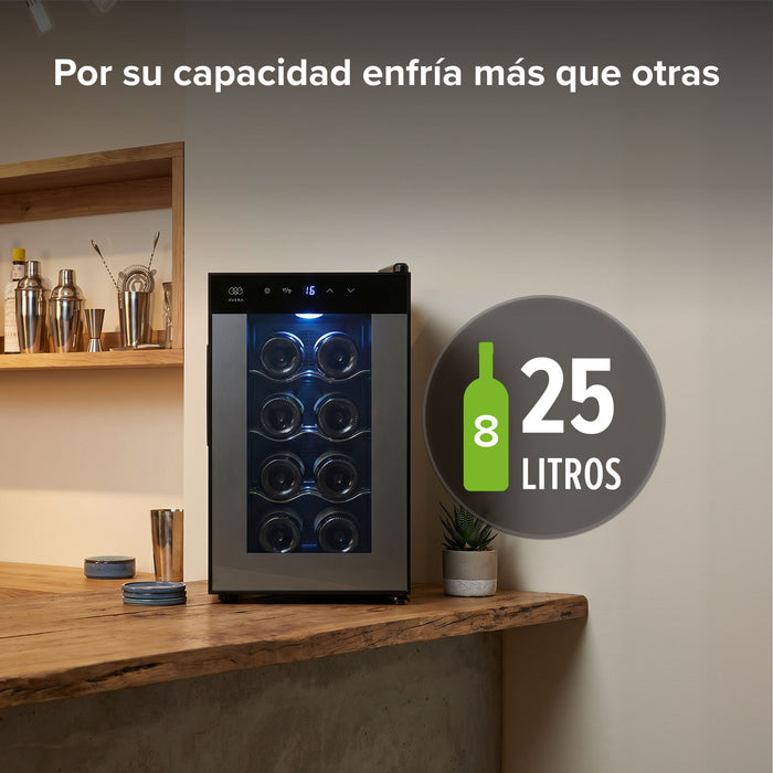 Cava de vinos Avera termoeléctrica de 25L con capacidad para 8 botellas, exhibida en ambiente de barra moderna.